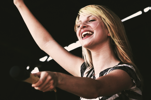 wasparamoresdaily-blog:   Warped Tour - 2007 