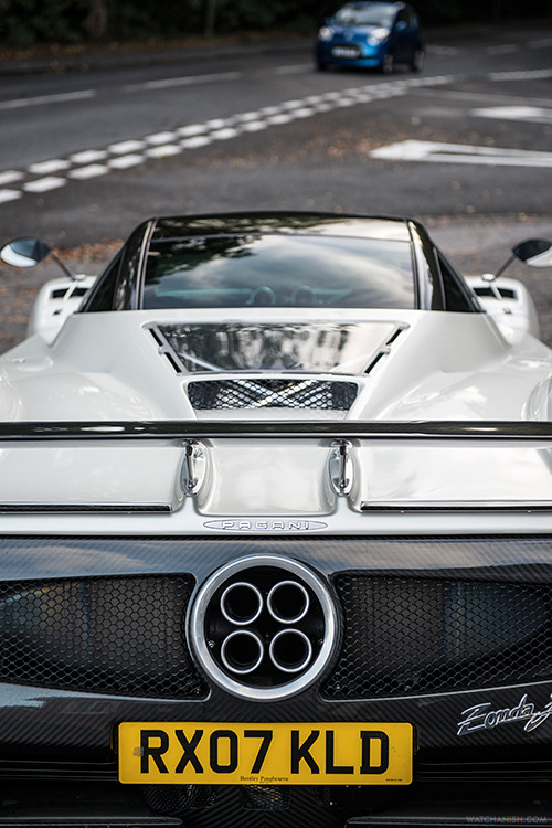 watchanish:  Pagani Zonda F at Super Vettura.More of our footage at WatchAnish.com. 