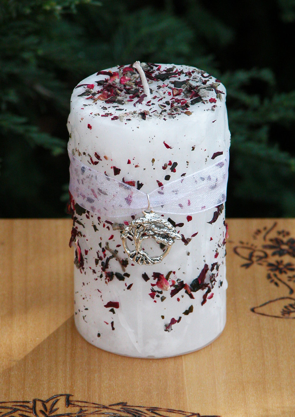 morg-ana:  theravenaurora:  Absolutely gorgeous, unique candles from ~WhiteMagickAlchemy~