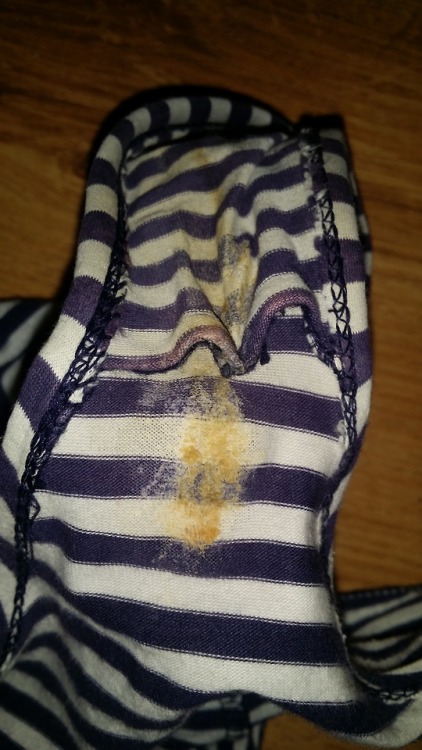 smegma-pussy: Bbw dirty crusty panties smell pissy