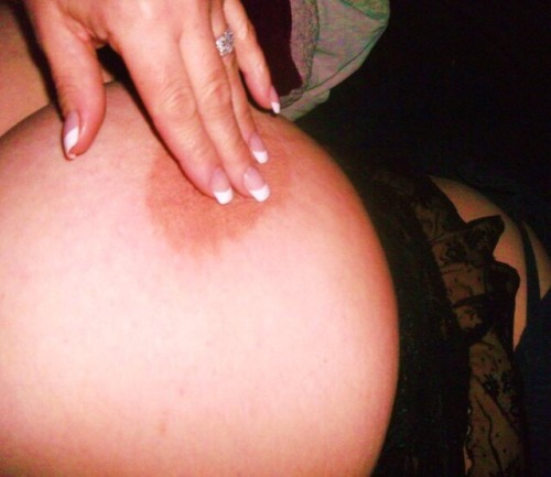 bustylovertits:  Submitted by Beautiful mylonelybreasts 😍😛😋 Submit your b⊙⊙bs’ pics: busty.lover.tits@gmail.com   Follow her:  mylonelybreasts.tumblr.com  Very nice