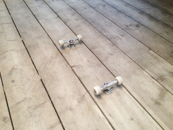 pocoperro:  arrangregory:  ‘Floorboard’© by Arran Gregory. 2013. Floorboards and trucks.   fejem 