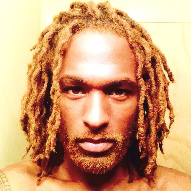 freakygeekyblerd:  fuckyeahmenwithlocs:  I found Jesus y’all!!! He’s Black and