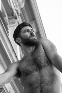 cuddlyuk-gay:  I generally reblog pics of guys with varying degrees of hair, if you want to check out some of the others, go to: http://cuddlyuk-gay.tumblr.com  