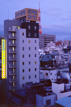 anotic:  Super Hotel Tokyo  |  Thomas Birke