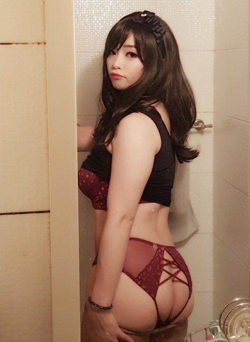 lovelyhsr: 뒷태발사!! ‍♀️