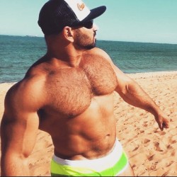bearweek365:  😋Daddy has Muscles😛  ❌❌❌Want to be FEATURED? Follow @bearweek365 &amp; tag your pics with #bearweek365 ❌❌❌ #gaybear #picsbybears #gay #hairychest #scruff #beargay #instagay #hotgay #daddybear #muscledaddy #beards #instabeards