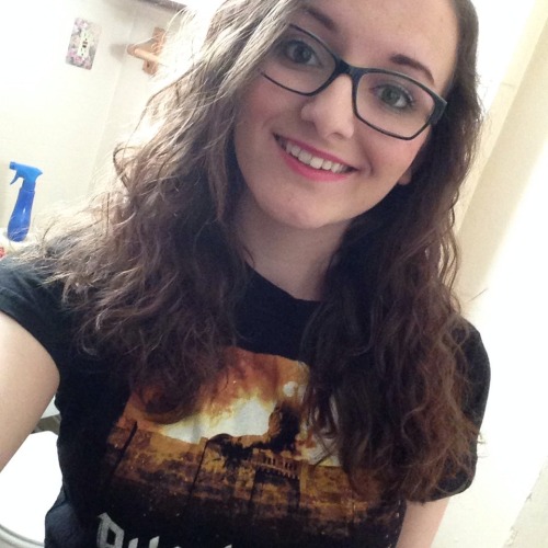 jeananderenarmine:I got new glasses. Peep the snk shirt. :)