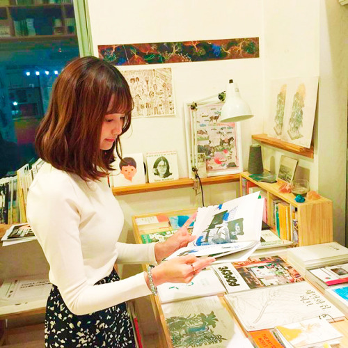 hayeonsoo: Past photo of Ha Yeonsoo when she was in the bookstore Your Mind.