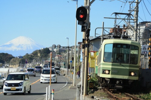 【４４０】壱拾九日 富士と江ノ電 撮りたりて その景色など いと美しき