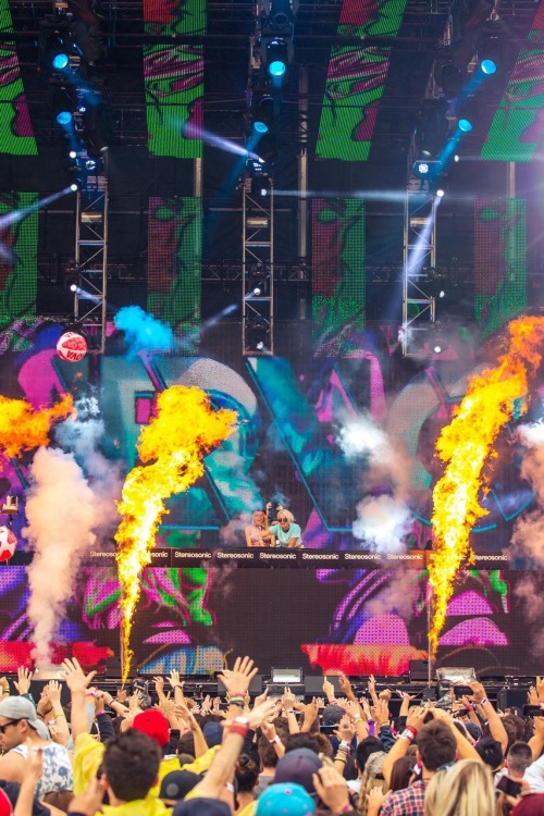 vibegirlsblog:   Stereosonic 2014 (Day 2) @ Melbourne Showgrounds (Melbourne, AU) – December 7, 2014  | RUKES.COM 