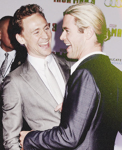 hiddlesworthing:  Favorite Hiddlesworth pictures ⇛  asked by Anonymous 