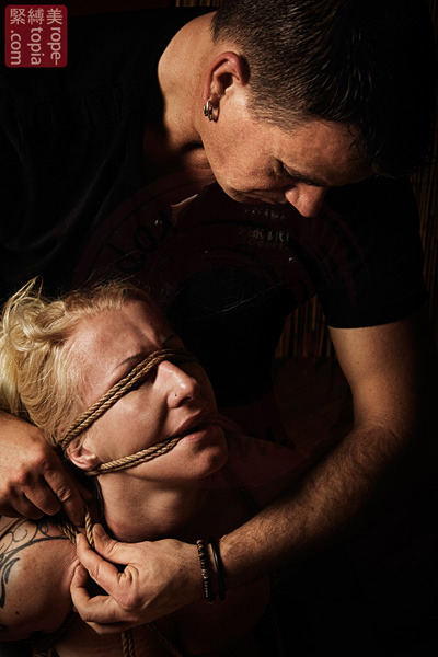 wykd-dave:  Lovers shibari. Beautiful moment.http://rope-topia.com/portfolio-items/lovers-shibari-from-2011/