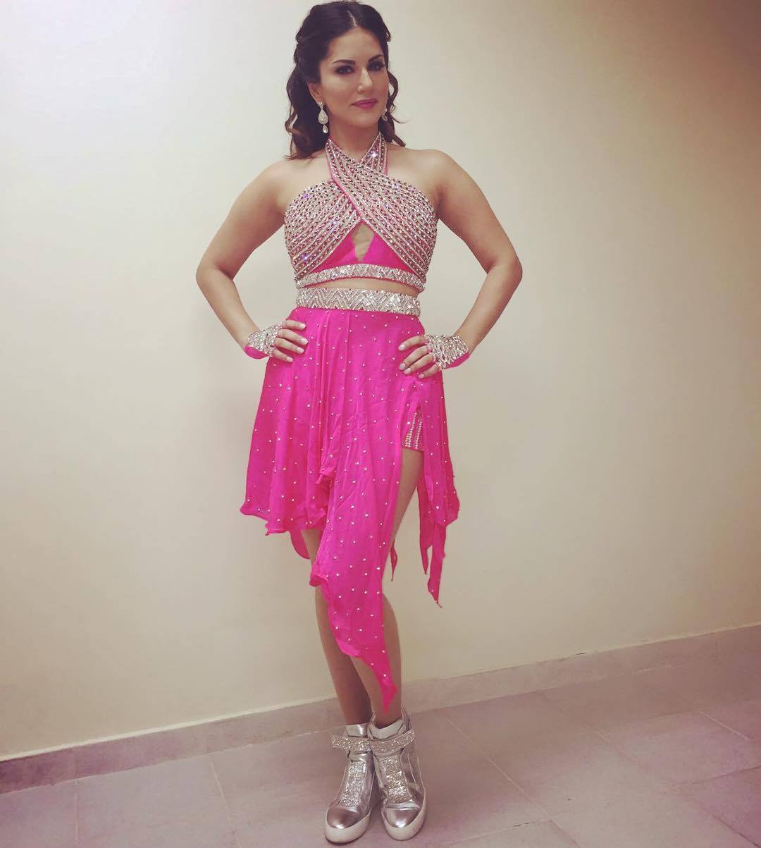 Love this stage costume made my @hitendrakapopara make up by @nitashawahi hair by