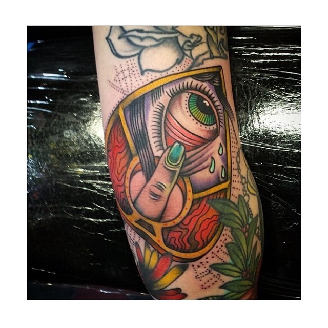 jessforgetme:  @ratkiller3000 did a number on my elbow today 😳 #libertytattoo#cttattoo