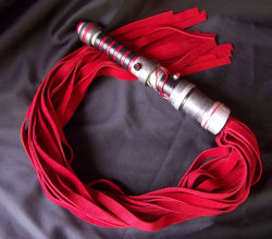 geekydom:  A lightsabre flogger and a Mace