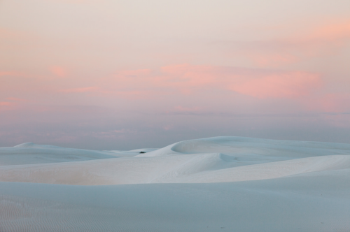 inferior:Dawn on gypsum dunes By Alessandra Tecla Gerevini