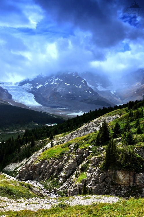 greatwideworldphoto: Shrouded Valleys | Original by Great Wide World Photography Taken in Alberta, C