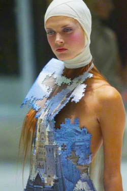 Malgosia Bela @ Alexander McQueen SS01 collection