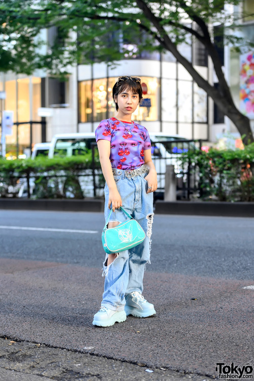 Samaco - a 16-year-old Japanese high school student who we often see around Harajuku lately - is wea