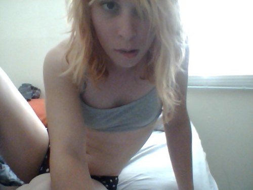 cristinaxxxtrap:  Very cute amateur sissy;)  Yummy. I’d love to just eat you right up. Om nom nom.