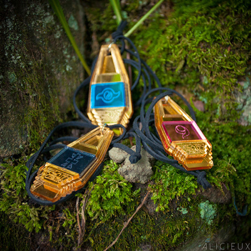 homelesswerewolf:  alicieux:  Digimon Crests by alicieux [ ☼ ]   ✖ [ ✿ ]Thank you to @nyotaku for the beautiful photos!  Which one do y'all think would be mine?