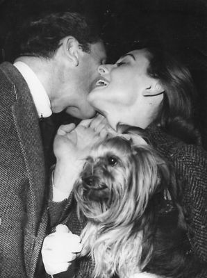 dearfawndoe:  Audrey Hepburn gets a proper greeting from her husband at Ciampino airport, Paris, March 16, 1958.