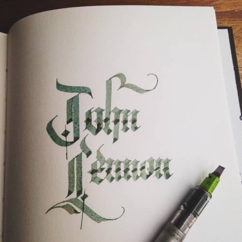 En honor a uno de mis personajes más inspiradores: #JohnLennon — #HappyBirthdayJohnLennon #calligrap