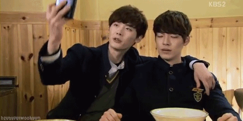 sanhwaluv:  Heung Soo and Nam Soon eating ramyun together ♥ 