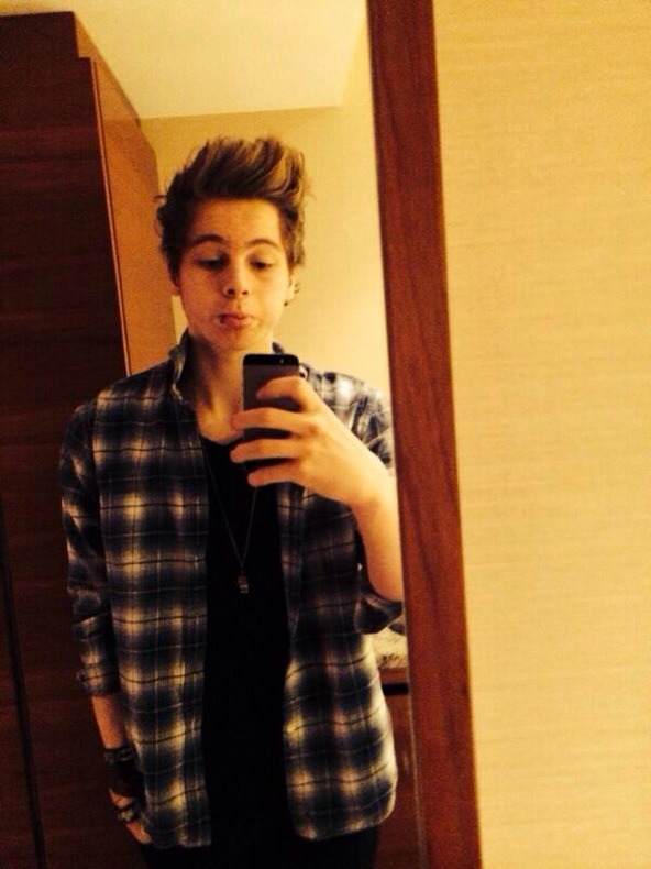 tupash:  @Luke5sos: yyyyyyyiiiippeeeeeee 