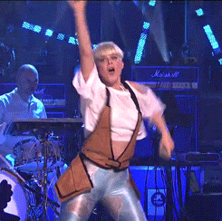 suqmydiqtbh:  Robyn | Dancing On My Own (Live on SNL 2011)  iconic