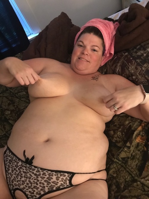 mybigfattyfunland:Fat belly, fat ass, and a fat pussy. What more could you want. Myhotwife0523.tumbl