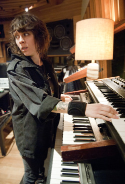 rainbowsandfood:  I THINK IT’S TIME TO TALK ABOUT HOW MUCH I LOVE TEGAN’S HAIR YOU GUYS. HER HAIR EVER. BUT MAINLY WHEN IT’S ALL WAVY AND CURLY AND FLUFFY. IT IS THE BEST. IT LOOKS SO SOFT ALL THE TIME.