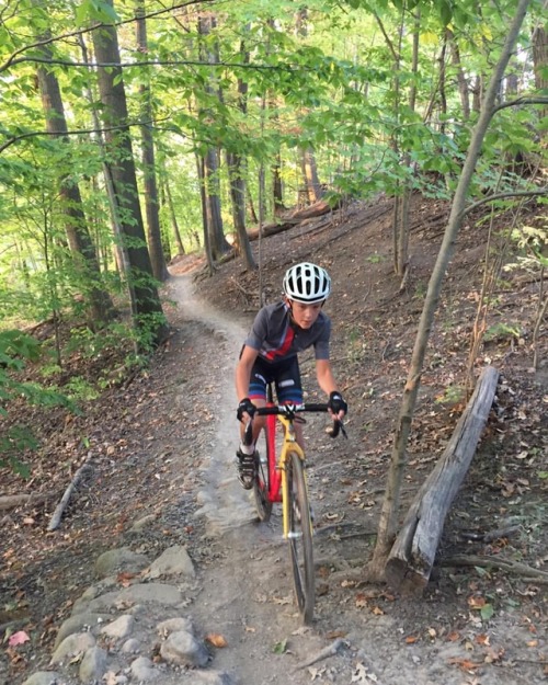 bicyclespecialties: Morning ride in the Toronto ravines #torontoravines #donvalleytrails #biketo #to