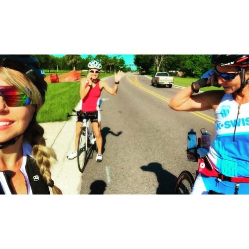 cyclechicksunite: Never a dull moment on the @Velo_creek #TGIF #cyclechicks ride. #FridayFun #shenan