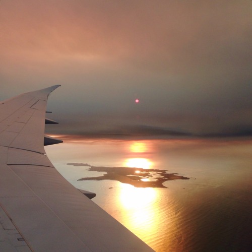 chaiiti:Seriously the plane ride where the world blew up. Taken 10 seconds apart