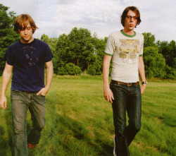 thisisablogabouttheblackkeys:© Pieter M. Van Hattem, 2004 [x]Oh my god they look so young