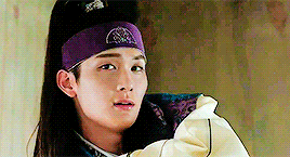 decembertaejin:“My hobby is watching fights and fires.”