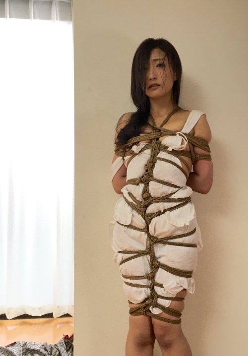 thevertigonetwork:  Shibari @kinokohajimeModel Hana KanoPhotomagic 