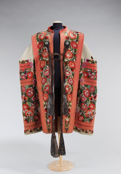 easterneuropeancrafts: Hungarian szűr mantle. Late 19th century.The szűr is a traditional garment wo