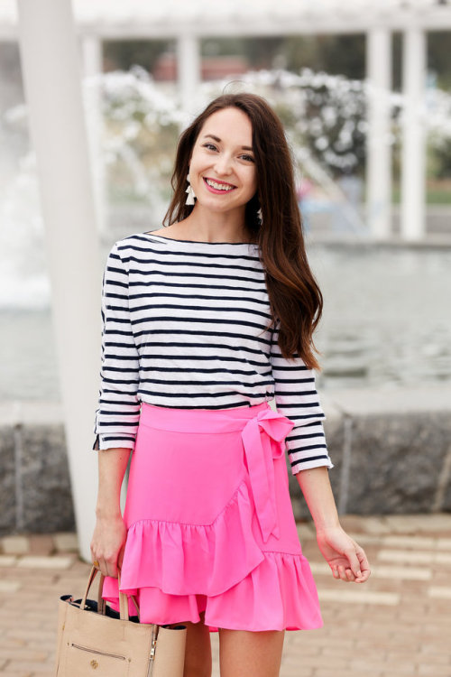 jadorejcrew:Pink ruffle skirt and why I don’t like Fall on www.caralinastyle.com