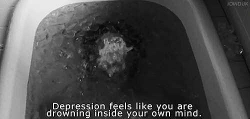 photorose11:I’m so fucking sick of feeling like I’m drowning. One second I’m