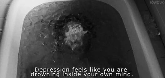 photorose11:I’m so fucking sick of feeling like I’m drowning. One second I’m