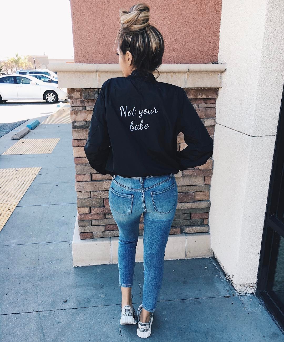 L A B E L L A