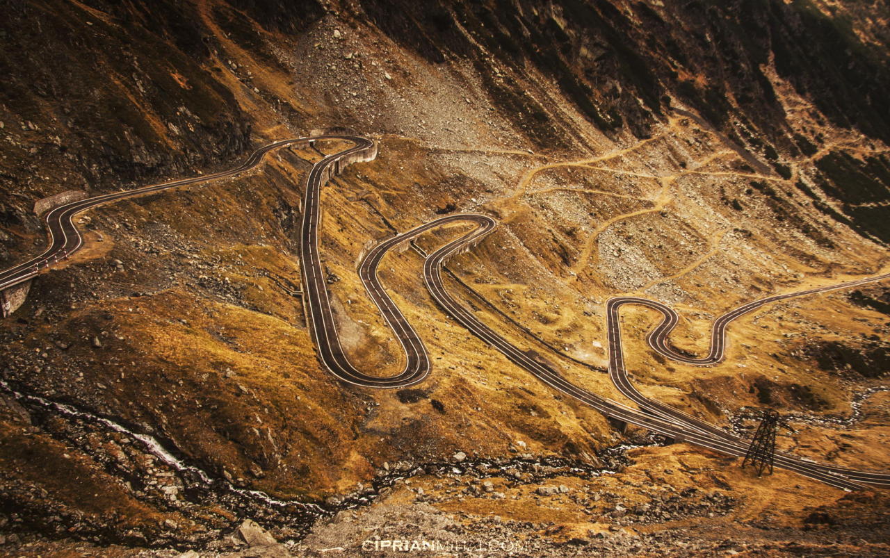 automotivated:  (via 500px / Transfagarsan by Ciprian Mihai)
