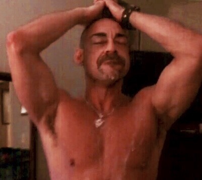 jrzpops:  I wish I had someone to share my mornings eruptions with..