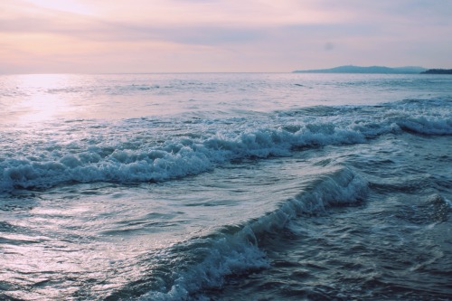 aubreylou22: I love the ocean.  Loon Beach, CA. 11/14  Instagram