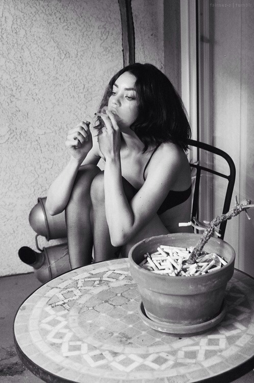 hollywood-kisss:  http://hollywood-kisss.tumblr.com  Follow me I follow back^.^ 