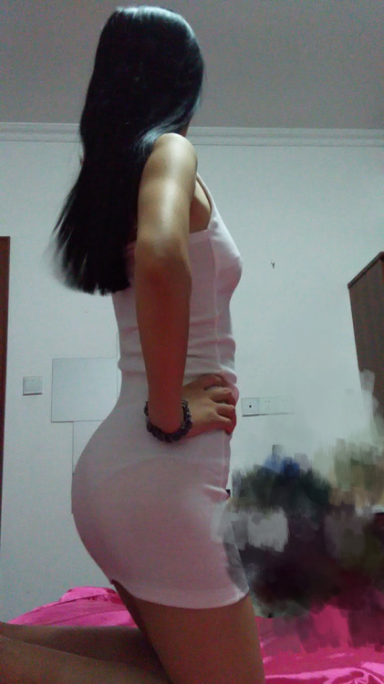 shijian99570: aczxx: 你白天看到的清纯的少女，晚上就会对着男人摆出这样风骚的姿态。然后再被粗大的鸡巴无尽抽插。 小奶子，翘臀后入，插的骚穴满是淫水