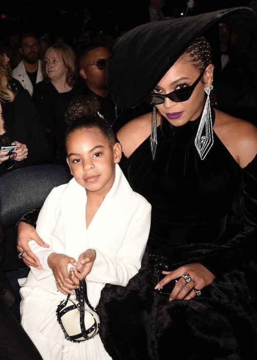 girlsluvbeyonce:Beyoncé & Blue Ivy at the 2018 GRAMMYs .